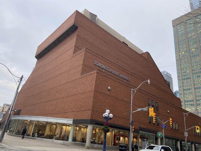 Toronto Public Library 789 Yonge Street