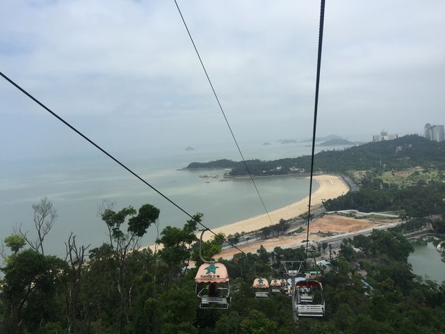 Jingshan Park in Zhuhai taking a cable car haa