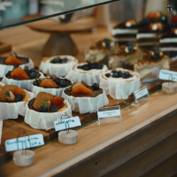 คาเฟ่บ้านสวนสีขาวแสนอบอุ่น 🥰✨