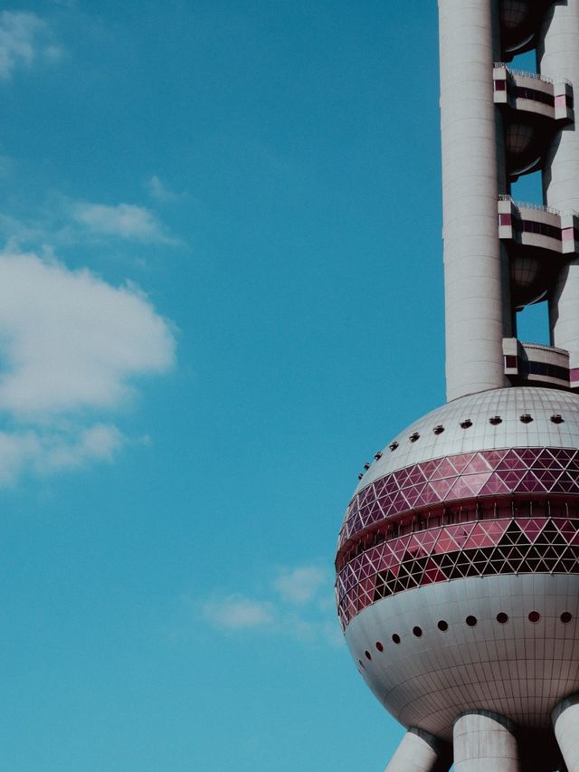 The Oriental Pearl Tower, Shanghai 🇨🇳✈️🌍