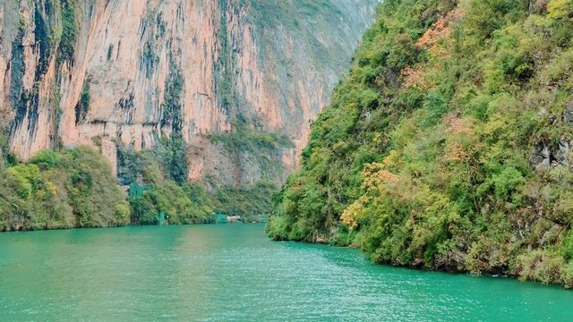 The scenery of the Three Gorges of the Yangtze River, a hidden gem, is so beautiful! The scenery of the Three Gorges of the Yangtze River, a hidden gem, is so beautiful!