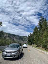 Yellowstone National Park, walking on the wilderness. (3)