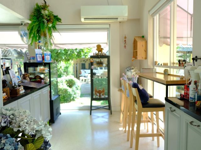 คาเฟ่ในบ้าน อบอุ่นเหมือนทานขนมที่บ้าน 🏡
