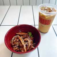 🐔 尖沙咀新潮黑白風米線店