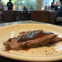 《台北》人超多的晶華酒店-栢麗廳 Brasserie