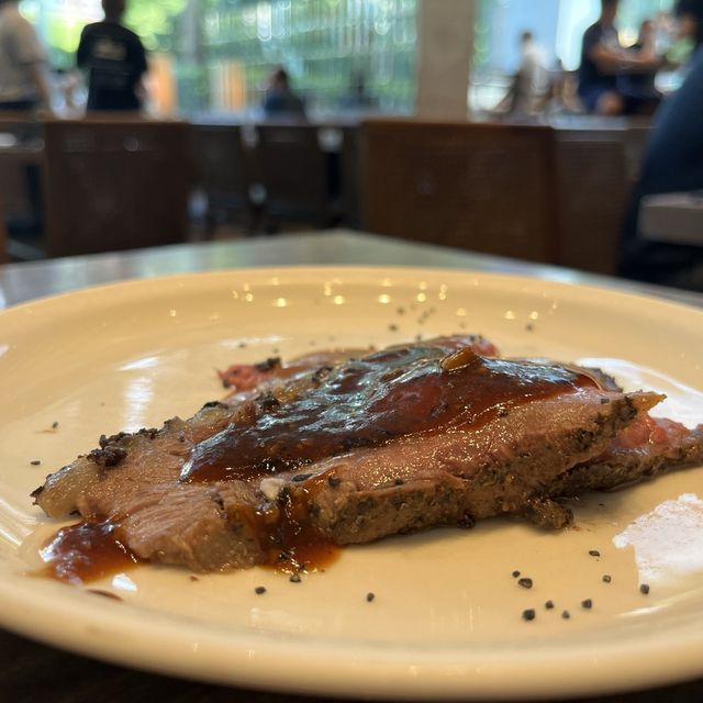 《台北》人超多的晶華酒店-栢麗廳 Brasserie