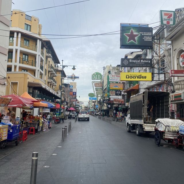 Travelers’ Meeting Place in Bangkok (Khaosan)