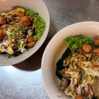 คั่วไก่ อู๋เย็นตาโฟ ประตูผี อร่อยมาก