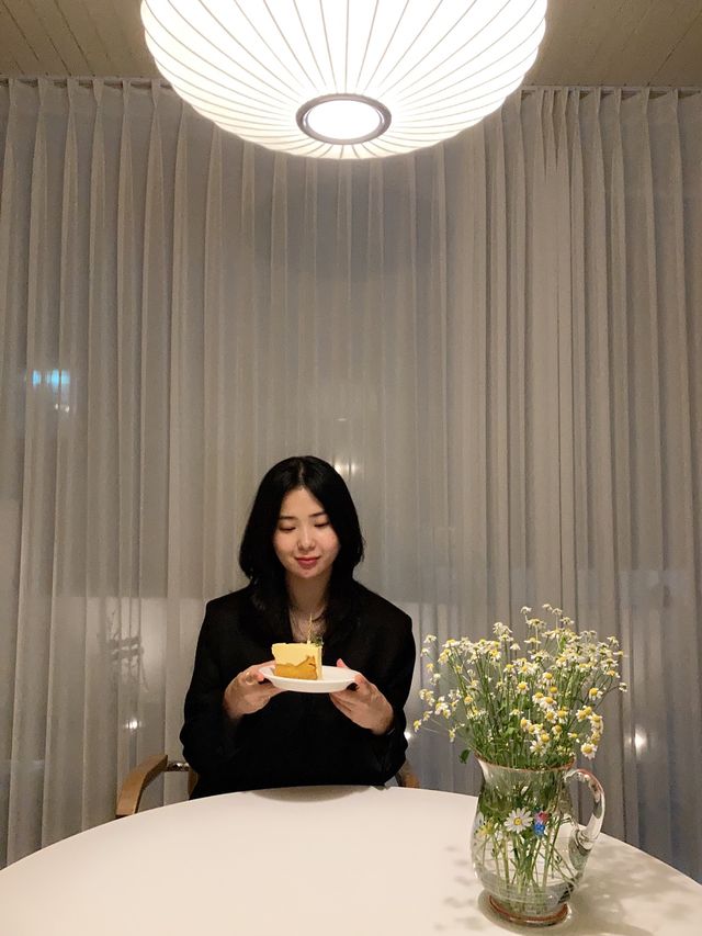 따뜻한 코지분위기의 감성카페,데이오프나이트