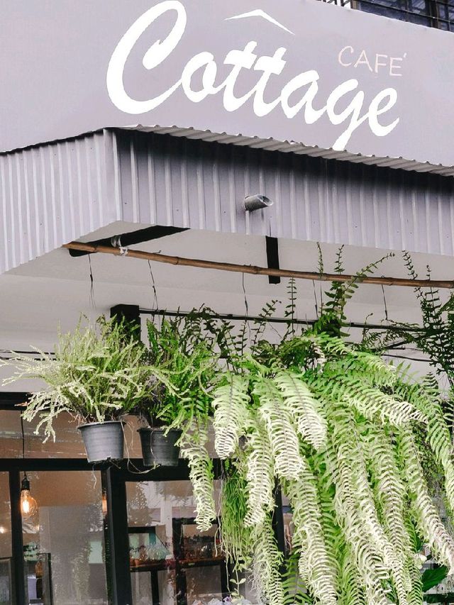 Cafe' cottage