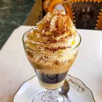 해리포터 작가 조앤 K 롤링 선생의 단골카페 - Majestic Cafe