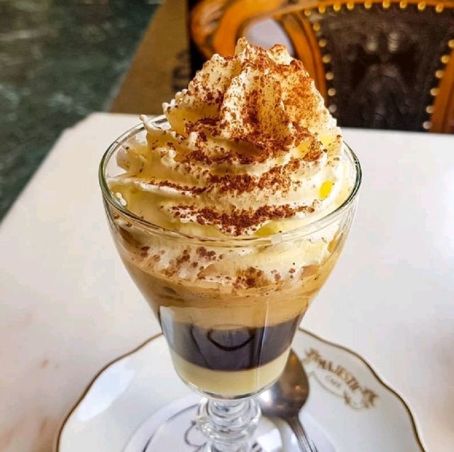 해리포터 작가 조앤 K 롤링 선생의 단골카페 - Majestic Cafe