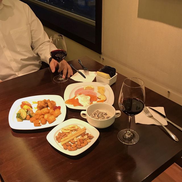 "롯데호텔 울산" 관람차 뷰가 보이는 객실 