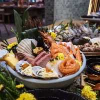 ทั้งกุ้งมังกร เนื้อ ซูชิ เลือกไม่ได้ก็กินทุกอย่าง