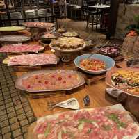 任食超過30款沙律甜品的Sunday Brunch