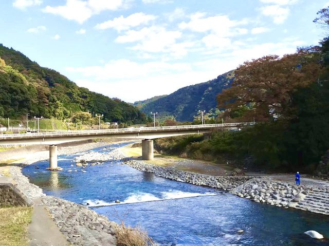 สะพานอาจิไซ (Ajisai Bridge) 