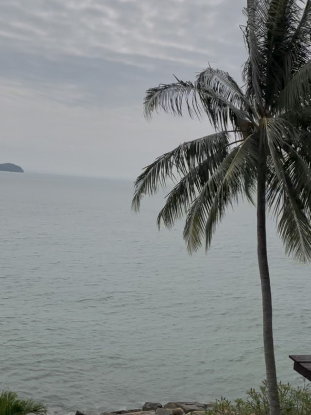 Feeling luxurious by the sea 