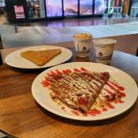 人氣甜品可麗餅咖啡店
