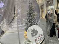 東京・丸の内。12mのクリスマスツリーが登場『WHITE KITTE 2022』