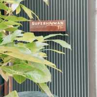 工業風的pet friendly 餐廳