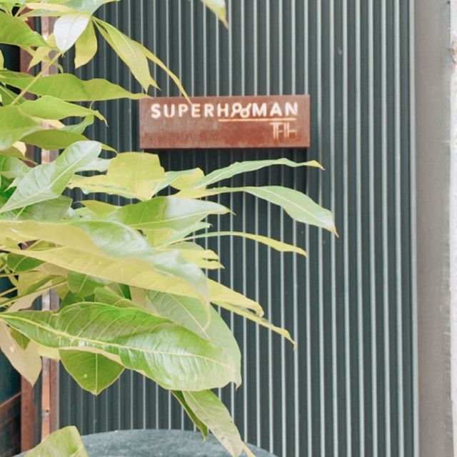 工業風的pet friendly 餐廳
