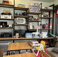 Mee boon eatery ในหมู่บ้าน