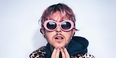 Oscar and the Wolf joined by Rodney Chrome | Elsewhere - The Hall