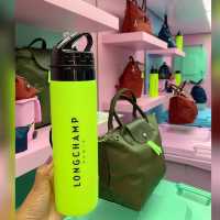 Longchamp流動慨念店