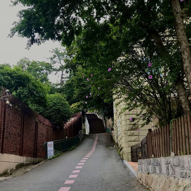 평화의 소녀상과 목포 근대역사관