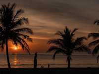 หาดกะรนตอนเย็นๆบรรยากาศดีมากเลยนะ