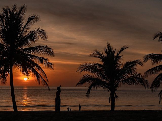 หาดกะรนตอนเย็นๆบรรยากาศดีมากเลยนะ