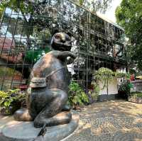 ทางเท้าสไตล์ทางขึ้น-ลง สถานีรถไฟใต้ดินแบบญี่ปุ่น