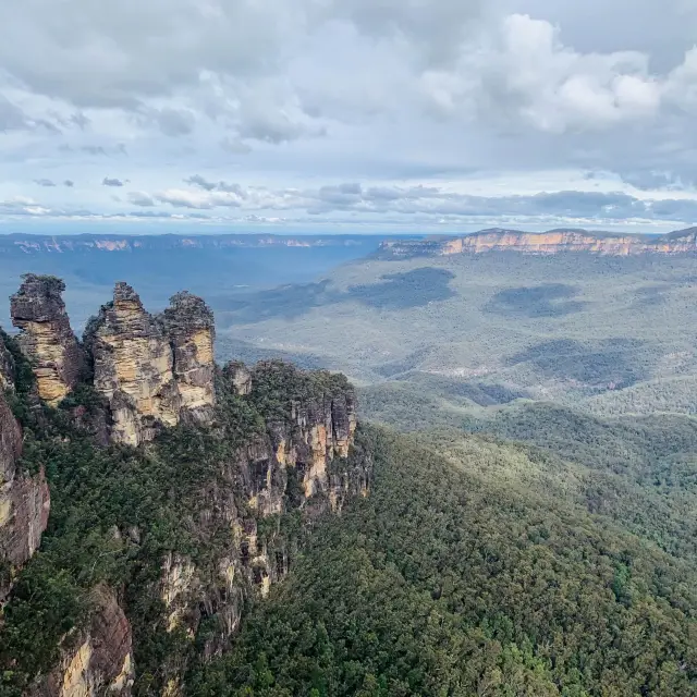 Three Sisters & Blue Mountains