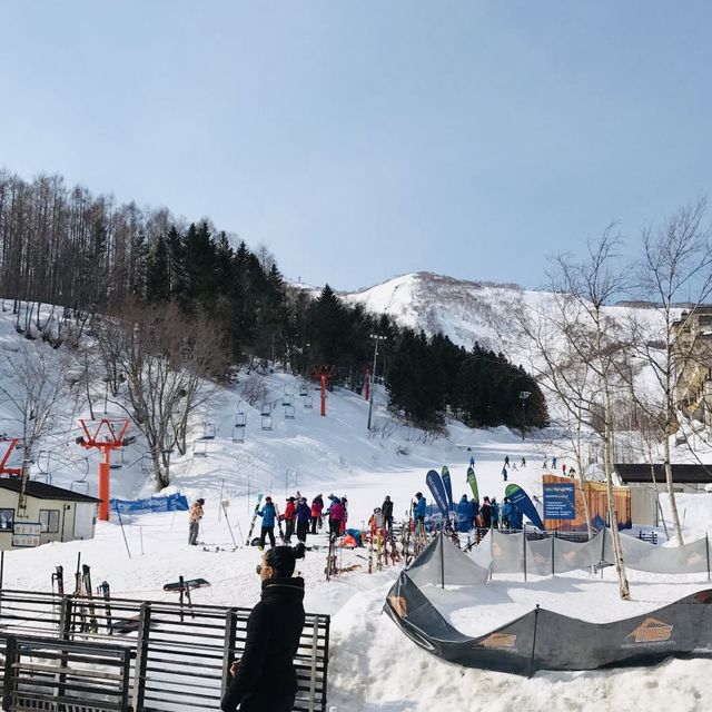 Snowy Powdery Ski Resort with the best view!