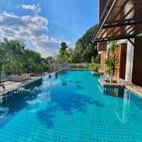 โรงแรมสวยที่กาญจนบุรี มีอ่างจากุชชี่ราคาดี!