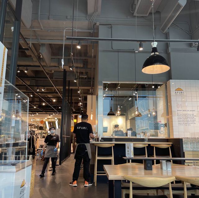尖沙咀清新的柚子拉麵🍜