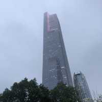 看到廣州地標小蠻腰. 100層的廣州瑰麗酒店