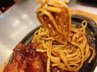 高雄瑞豐夜市美食｜平價的萬國牛排🥩人滿多的