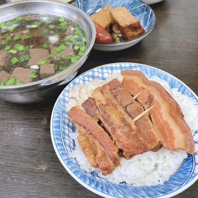 石心爌肉飯 🖌 被爌肉🍖耽誤的雞腿🍗