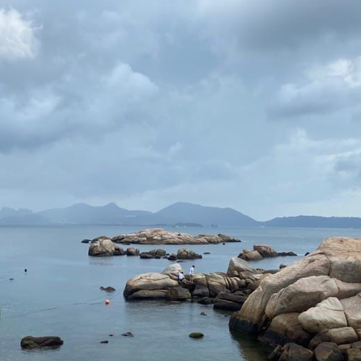 Exploring out the  Shek O Beach 