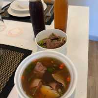 神聖的郭炎松牛羊肉燉湯