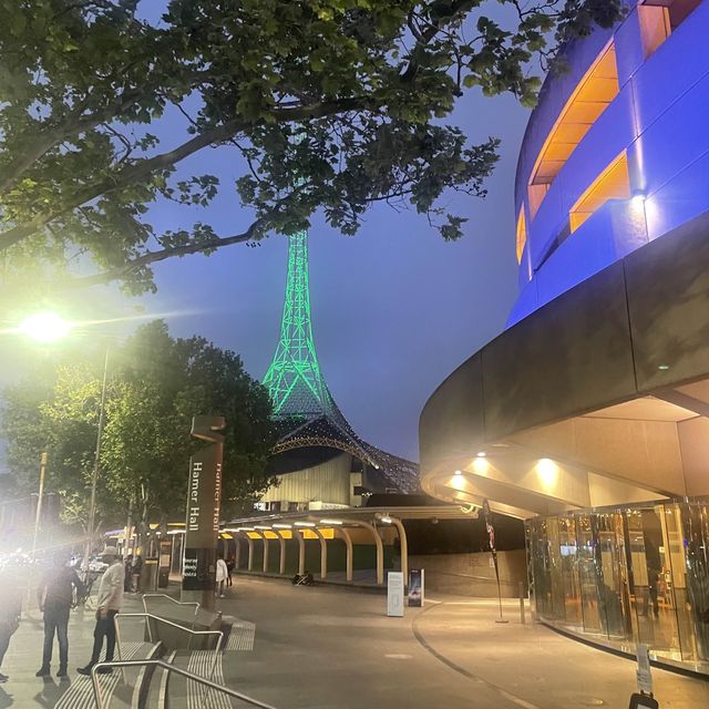 Melbourne at night 