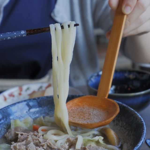 玻璃居酒屋，嘆食材新鮮的日式料理