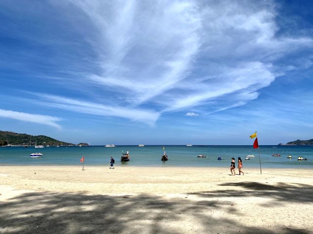 หาดป่าตองที่ไม่เคยเงียบเหงา