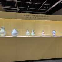 「御海凝珍：懷海堂藏清乾隆御瓷粹珍」