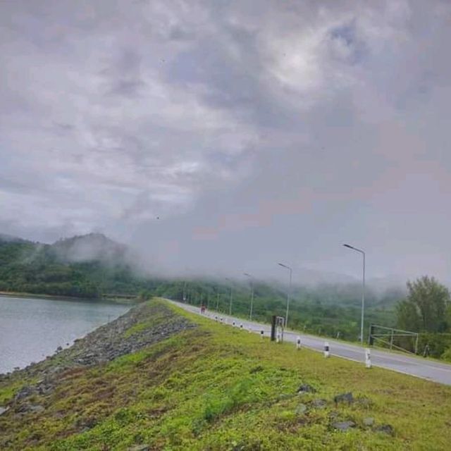 💦ชมวิวอ่างเก็บน้ำห้วยน้ำใส🌤