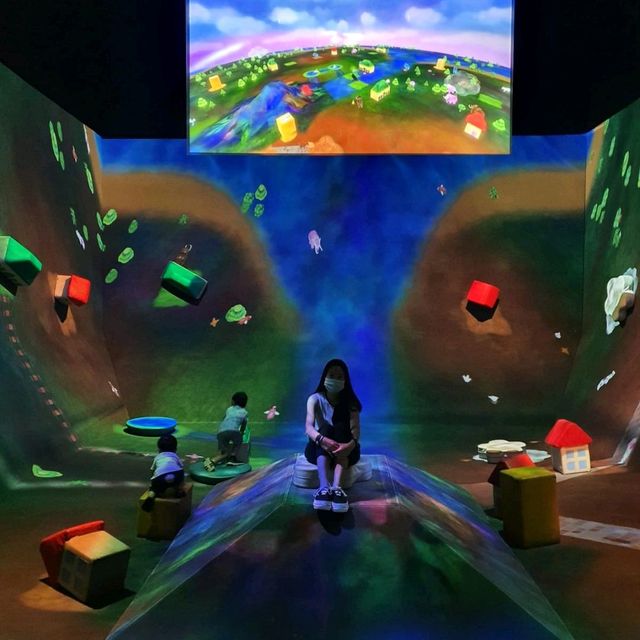 Arts Fun At The Artscience Museum