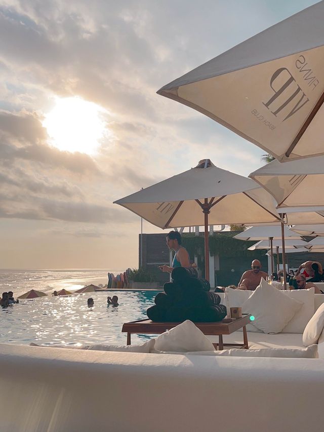 단연코 발리의 핫플은 이 곳! 비치클럽 하나만 가려면 여기에요 finns beach club 핀스비치클럽