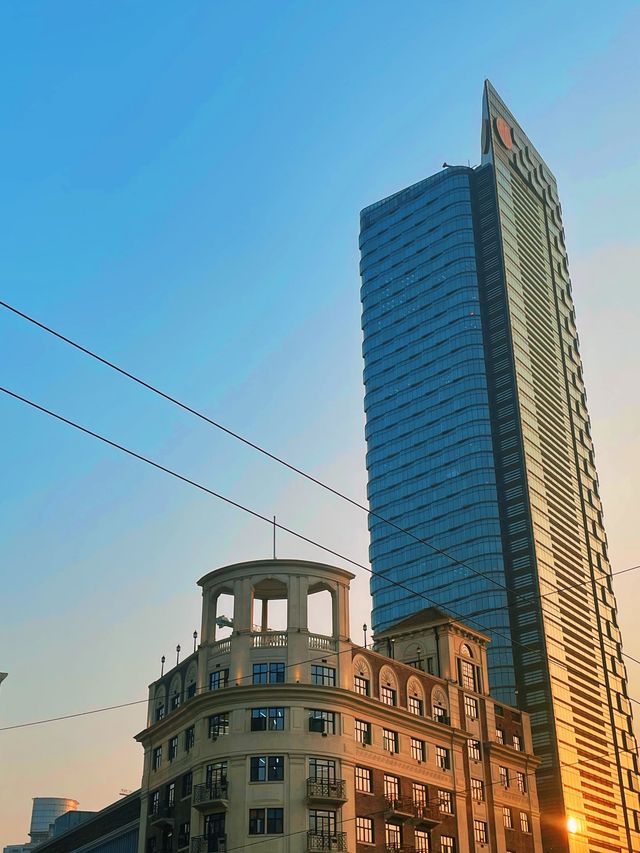 Cycling through Golden Hour in Shanghai✨⭐️