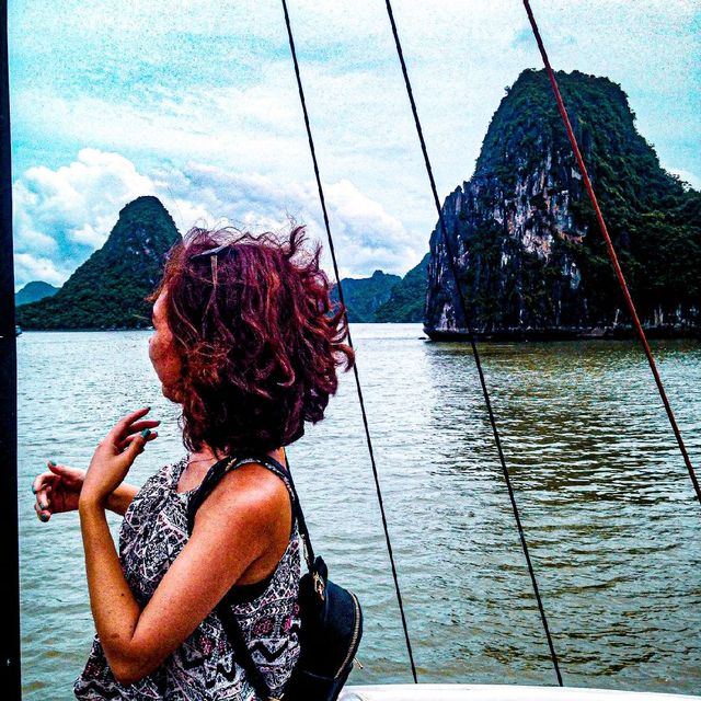 The Beautiful Islets in Ha long Bay!